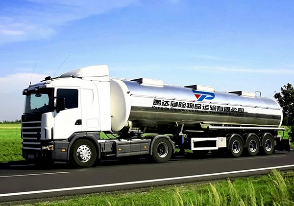 ；吩耸-白色罐装车.jpg